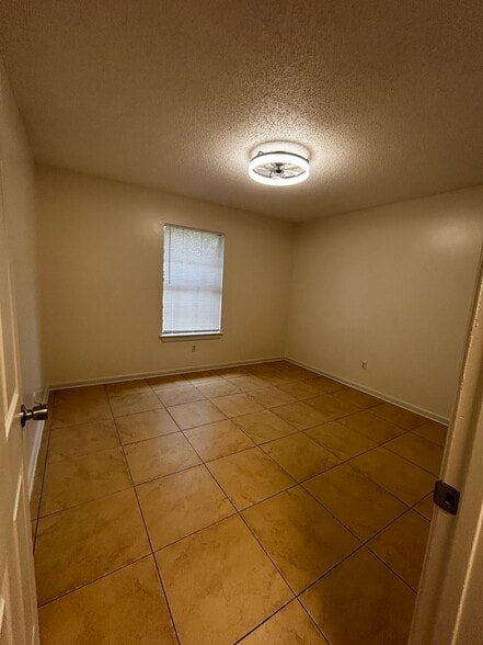 Building Photo - 407B Mildred St