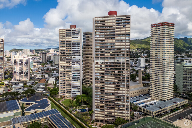Primary Photo - Royal Iolani
