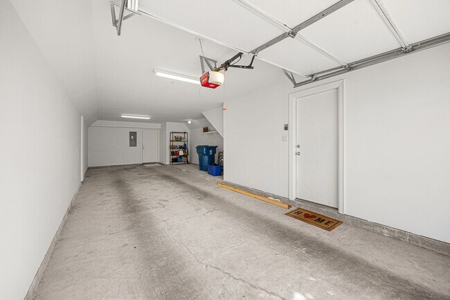 Building Photo - 7650 Springhill St