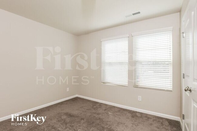 Building Photo - 104 Eastern Teal Dr