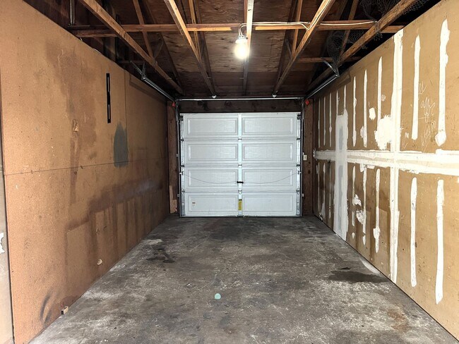 Building Photo - 31 W Dollison St