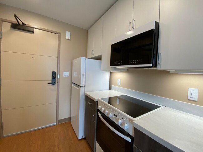 Building Photo - 83 Hanover St