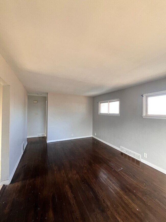 Building Photo - 5915-5917 N. 65th St.