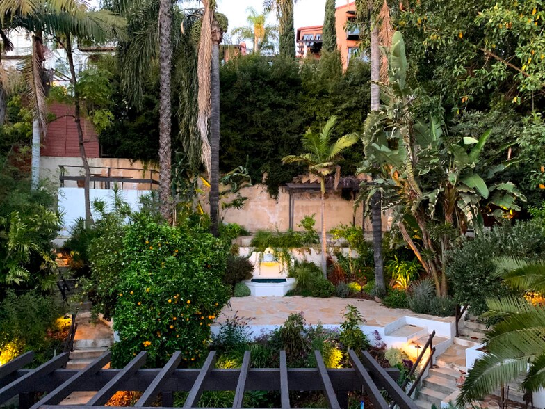 Building Photo - 6251 Holly Mont Dr