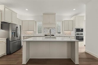 Building Photo - 15668 Gladeside Ave