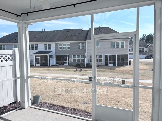 Building Photo - 1112 Lakebrink Dr