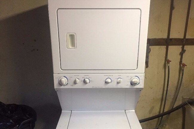 Building Photo - 119 St Laurence Rd