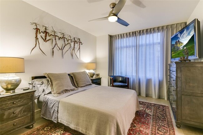 Building Photo - 54 Rainey St