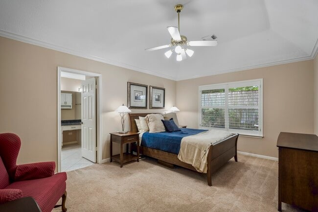 Building Photo - 9631 Bavaria Dr