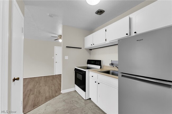 Building Photo - 1415 Wyandotte Ave