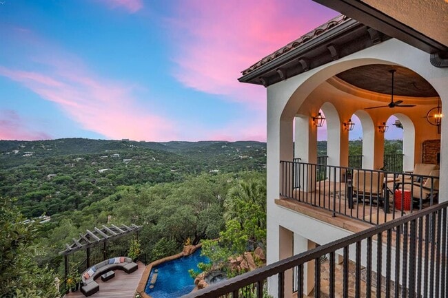 Building Photo - 1710 Mt Larson Rd