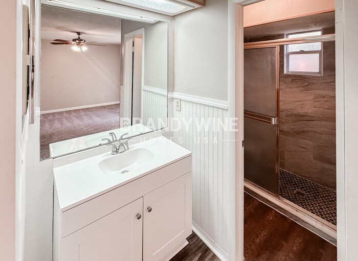 Building Photo - 10498 Arrowhead Dr
