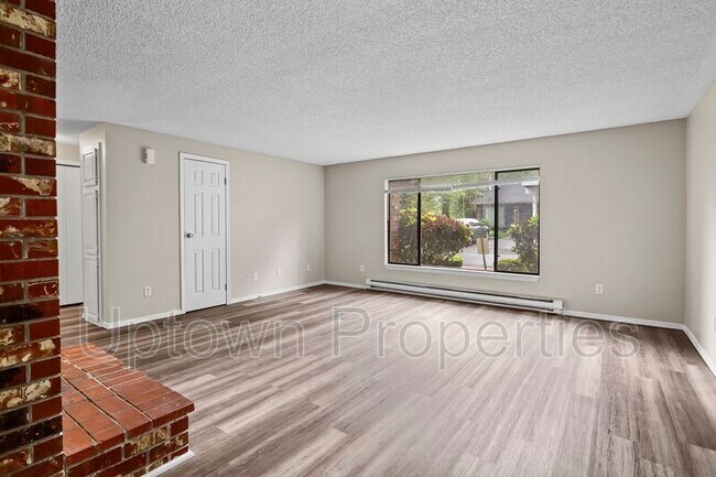 Building Photo - 5660 SW 180th Ave