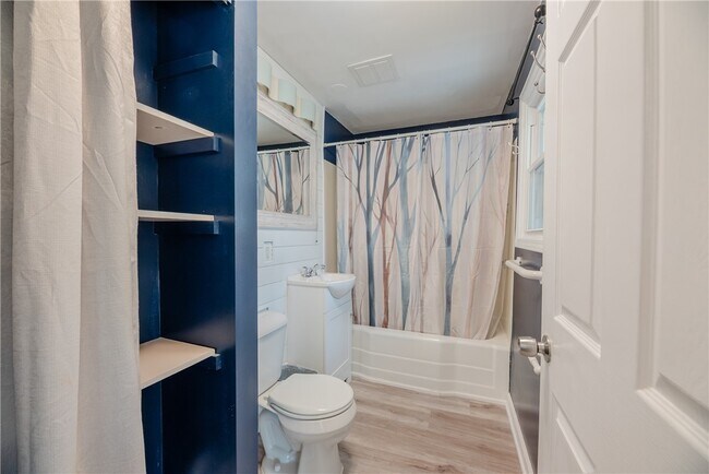 Building Photo - 133 River Meadow Dr