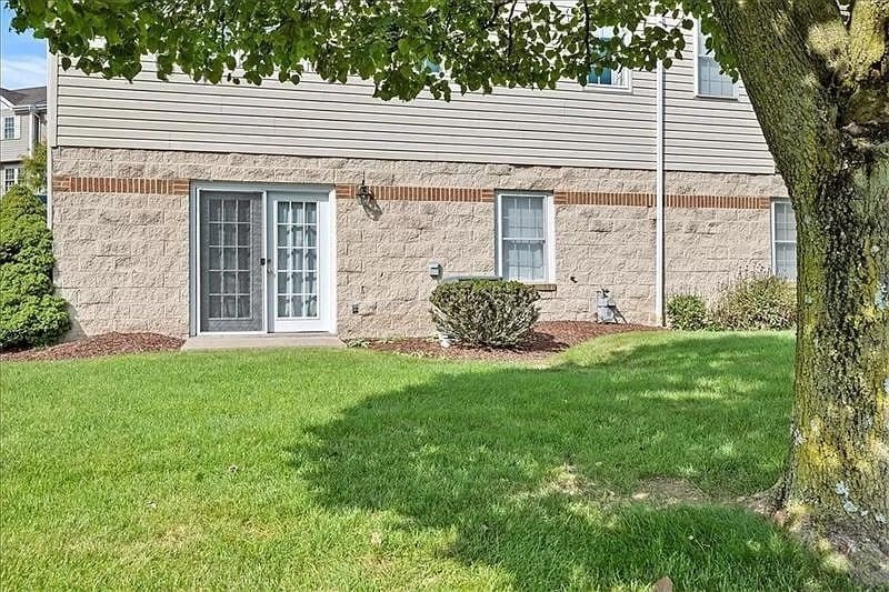 Building Photo - 103 Paddock Ln