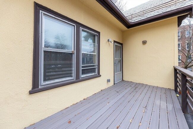 Building Photo - 5 Chauncy St