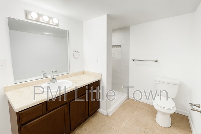 Building Photo - 2969 W Rowland Pl