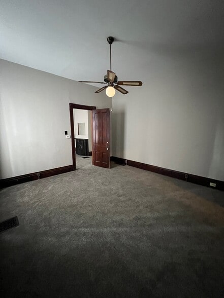 Building Photo - 114 Parker St