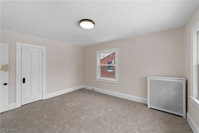 Building Photo - 867 East Blvd