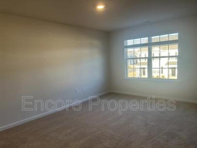 Building Photo - 18 March Crk Dr