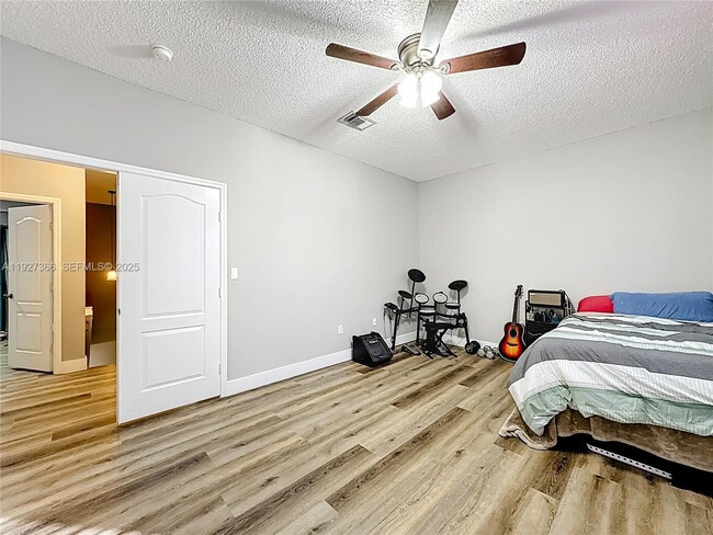 Building Photo - 5955 SW 99th Terrace