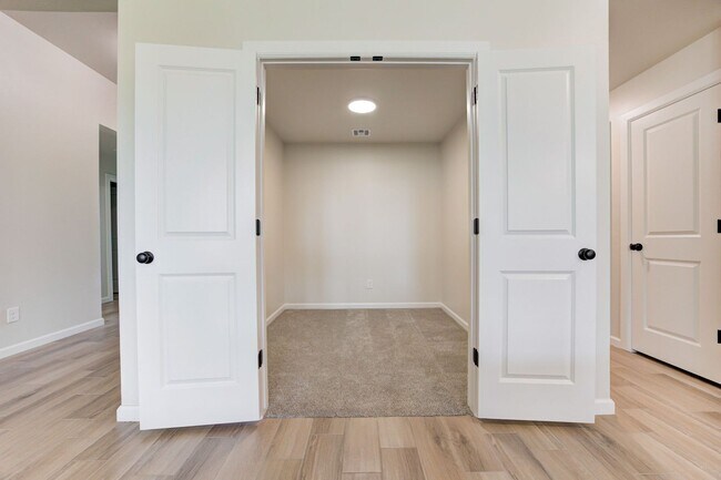 Building Photo - Brand New Home in Mustang!