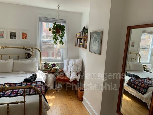 Building Photo - 2018 N Hancock St