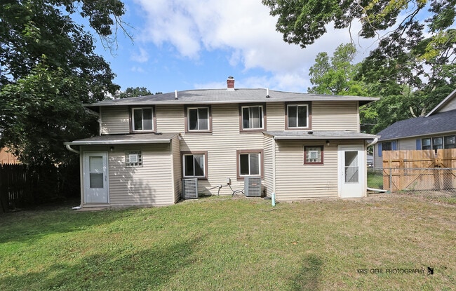Building Photo - 33791 N Oak St