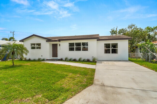 Building Photo - 111 W 35th St