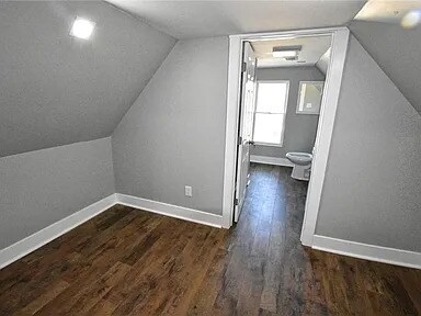 Building Photo - 358 Houston St