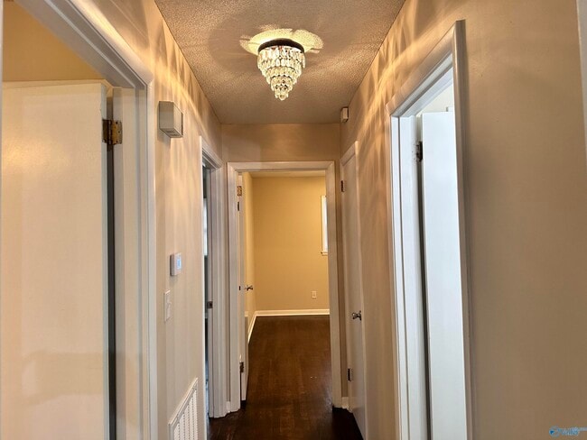 Building Photo - 326 Drake Ave SW