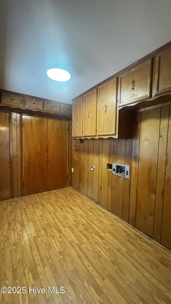 Building Photo - 204 Diane Dr