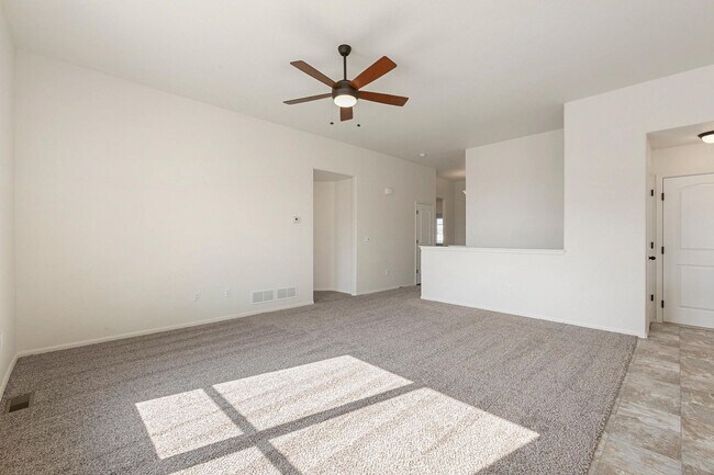 Building Photo - 4 Bed / 3 Bath Home in Greeley – Spacious and Inviting!