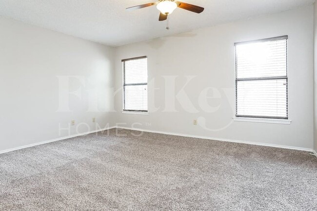 Building Photo - 2320 Sundrop Ct