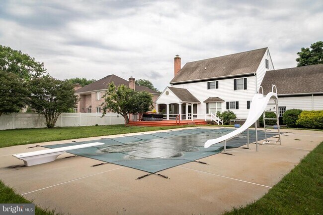 Building Photo - 5444 E Nithsdale Dr