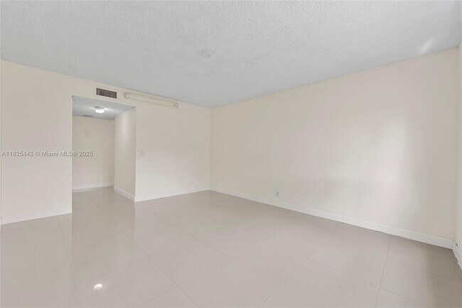 Building Photo - 16491 Blatt Blvd