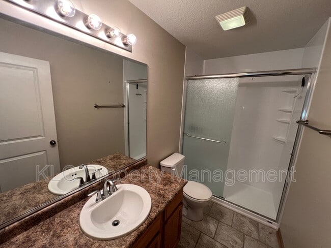 Building Photo - 3117 SW Sharmin Ln