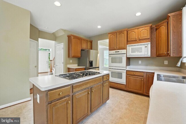Building Photo - 9144 Big Springs Loop