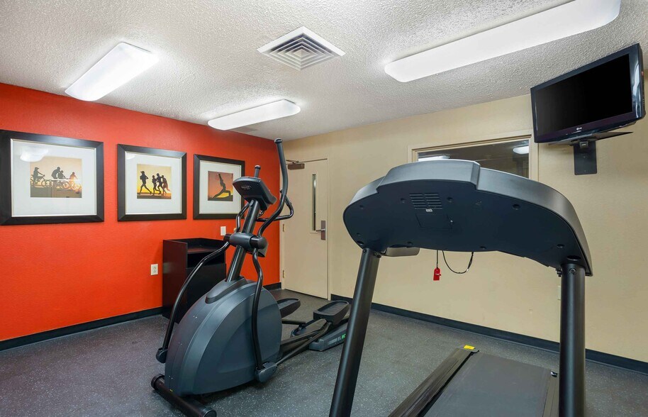 Building Photo - Furnished Studio-Philadelphia - Airport - Bartram Ave.