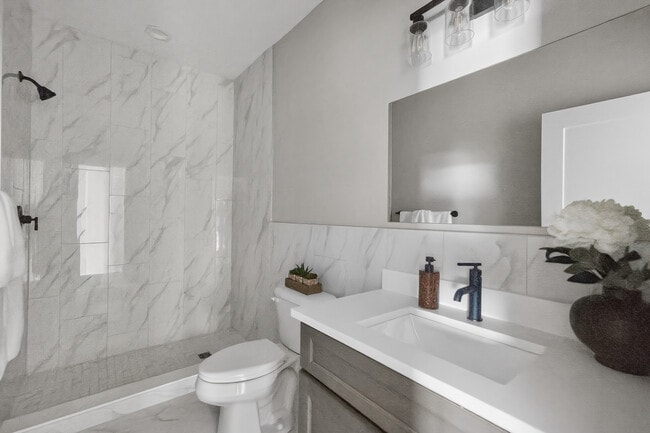 Building Photo - 1430 DeKalb Ave