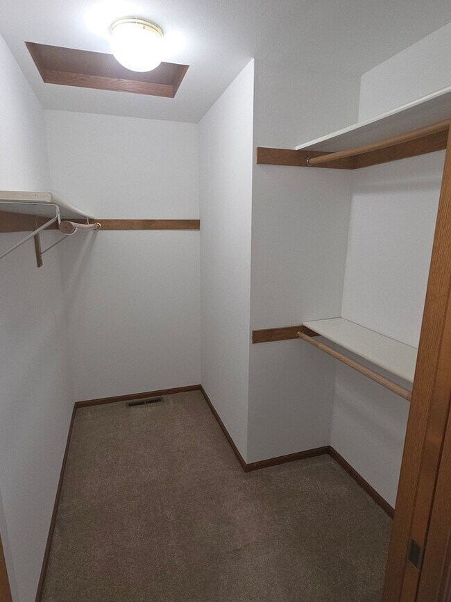 Building Photo - 3205 S Ridge Crest Ct