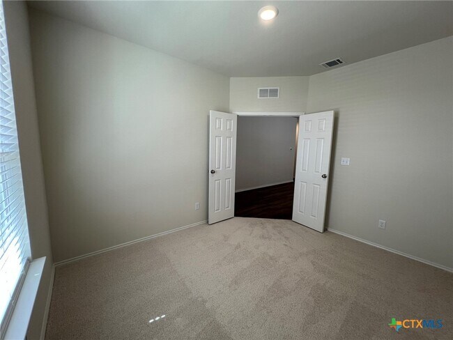 Building Photo - 753 Heartseed Ave