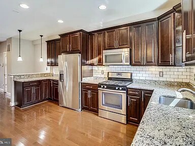 Updated kitchen - 521 S Linwood Ave