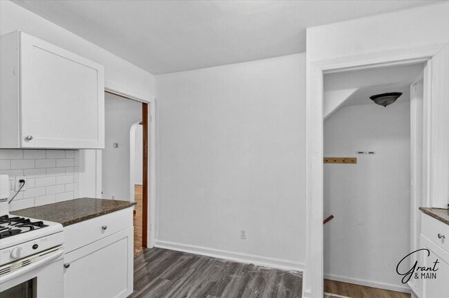 Building Photo - 11434 Laing St
