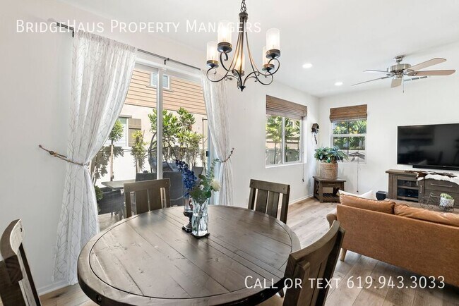 Building Photo - 1212 Via Lucero