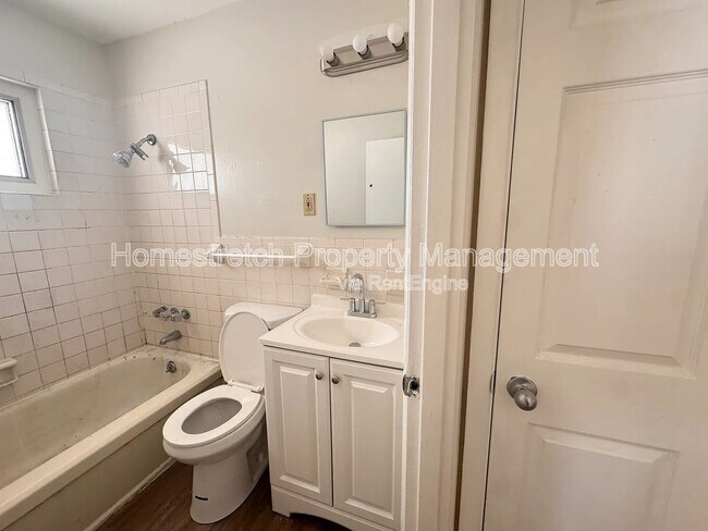 Building Photo - 538 Banavie Dr