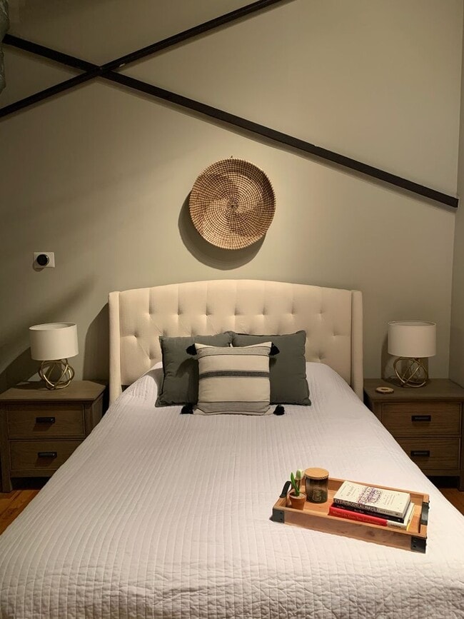 Building Photo - 3612 Artist's Way