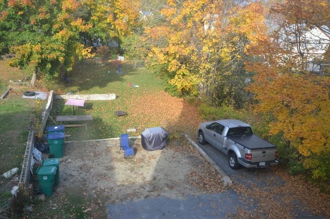 Building Photo - 38 Cascade St