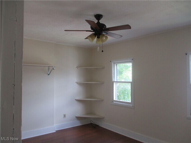 Building Photo - 203 S Diamond St