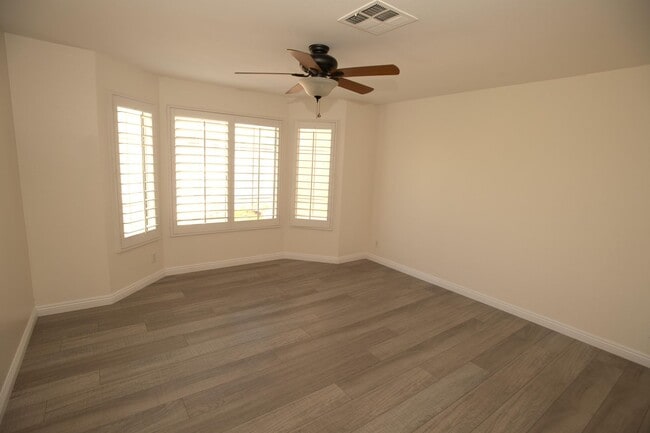 Building Photo - 580 Camino De La Reina